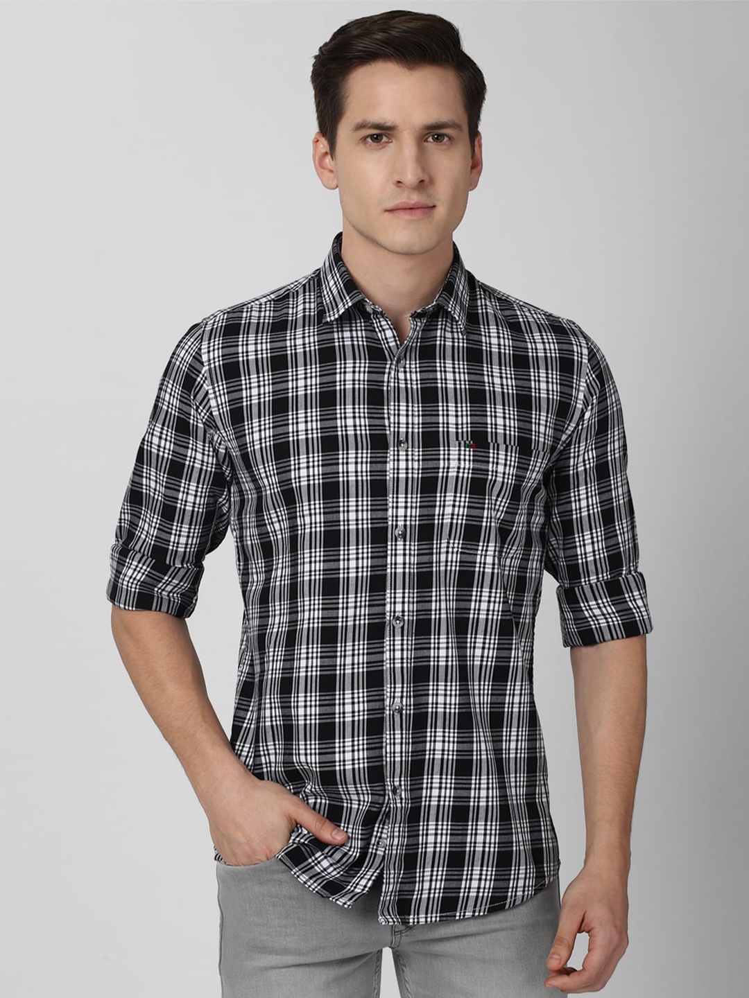 

Peter England Casuals Men Black Tartan Checked Slim Fit Casual Shirt