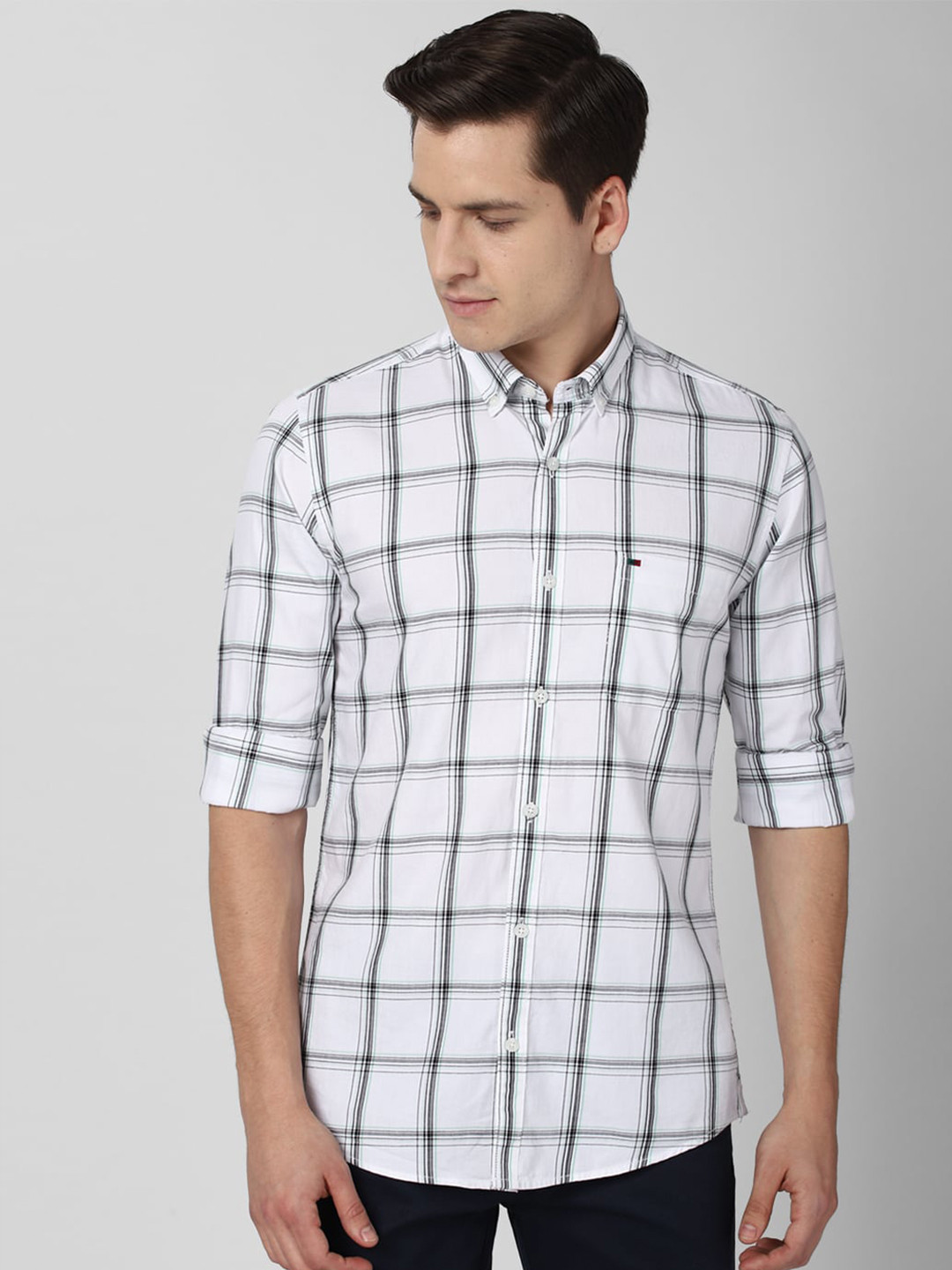 

Peter England Casuals Men White Slim Fit Windowpane Checks Checked Pure Cotton Shirt