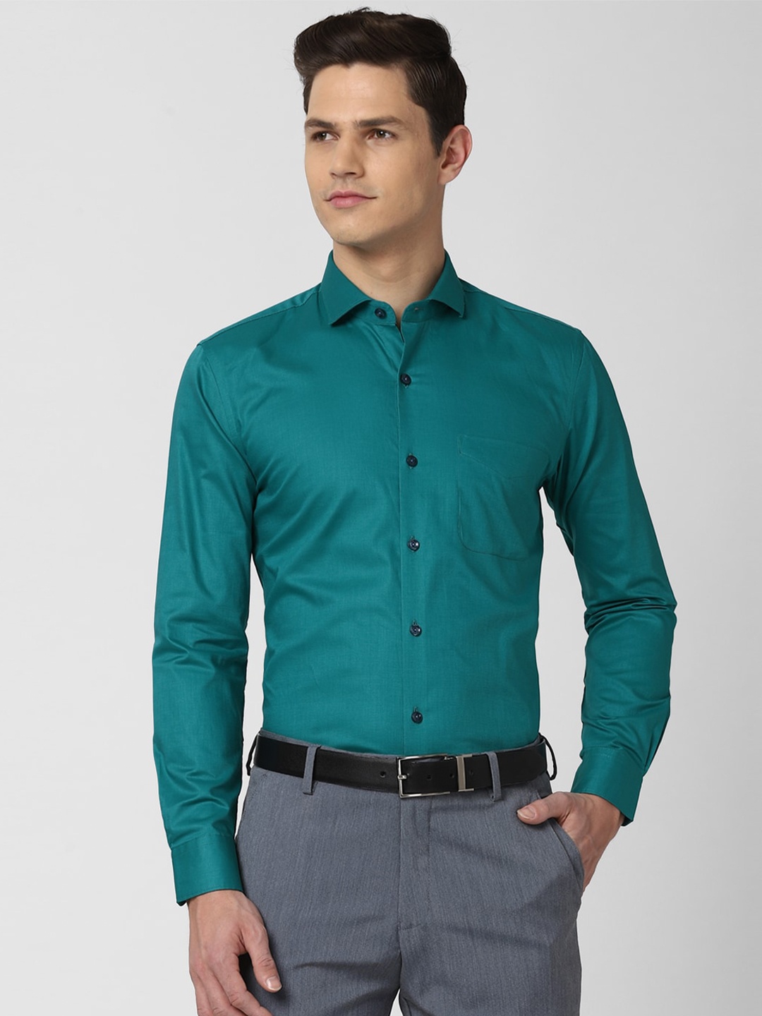 

Peter England Elite Men Green Solid Pure Cotton Slim Fit Formal Shirt
