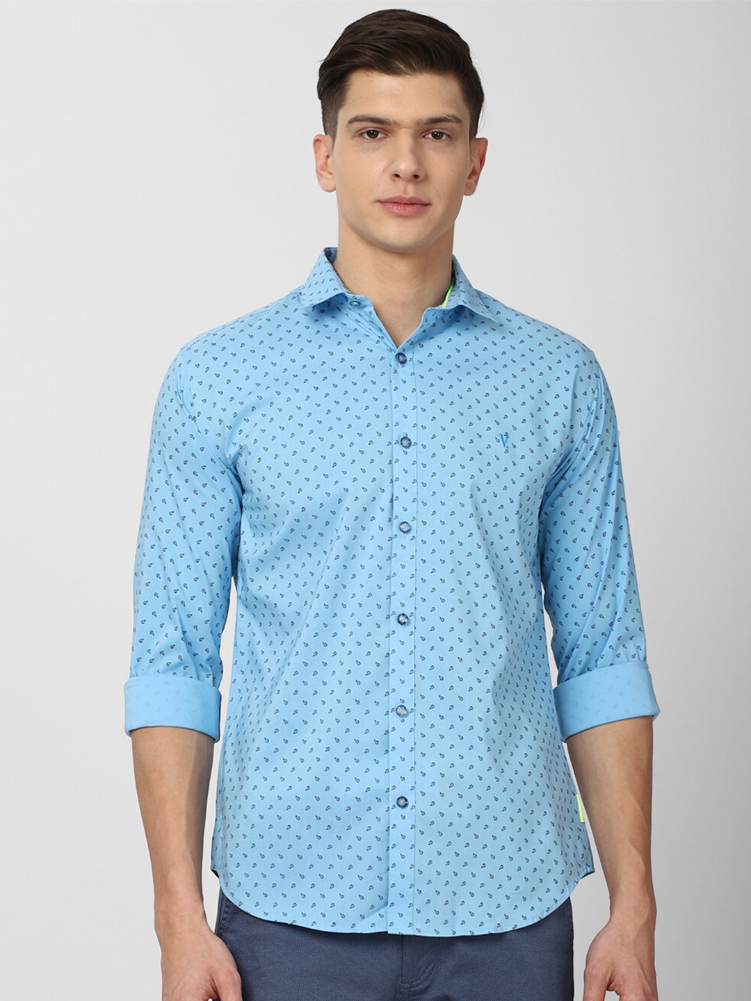 

V Dot Men Blue Slim Fit Printed Casual Shirt