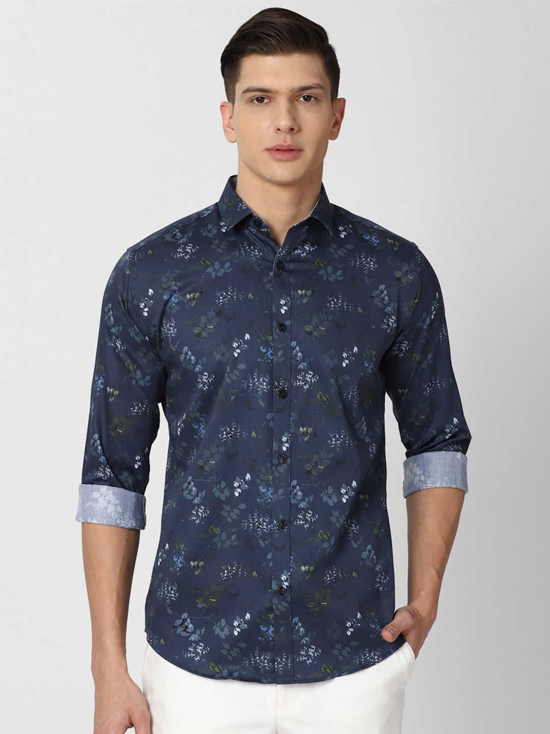

V Dot Men Navy Blue Slim Fit Floral Printed Pure Cotton Casual Shirt