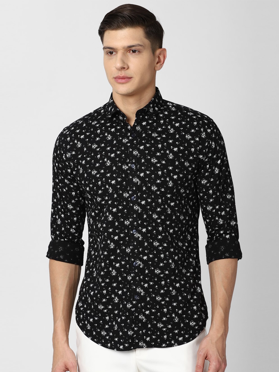 

V Dot Men Black Slim Fit Printed Casual Shirt