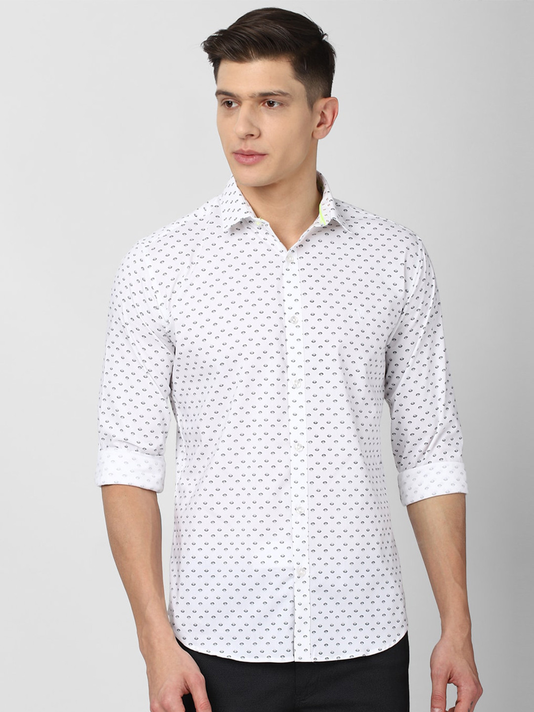 

V Dot Men White Slim Fit Printed Casual Shirt