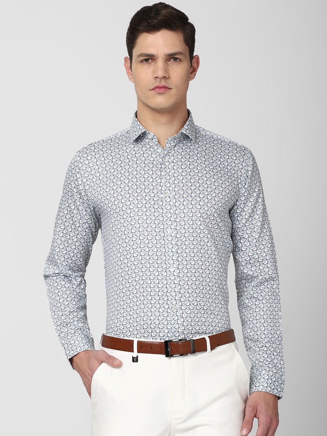 

V Dot Men Grey Geometric Printed Slim Fit Pure Cotton Formal Shirt