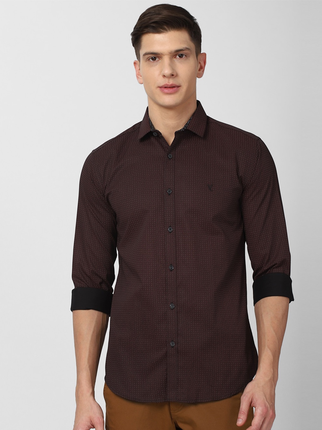 

V Dot Men Brown Micro Print Slim Fit Casual Shirt