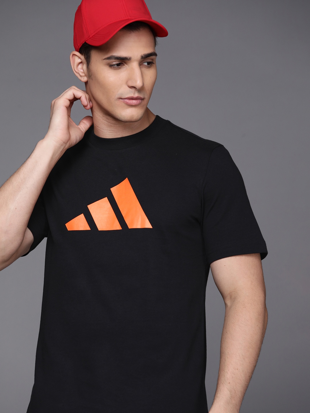 

ADIDAS Men Black M FI 3Bar Brand Logo Printed Pure Cotton Sustainable T-shirt