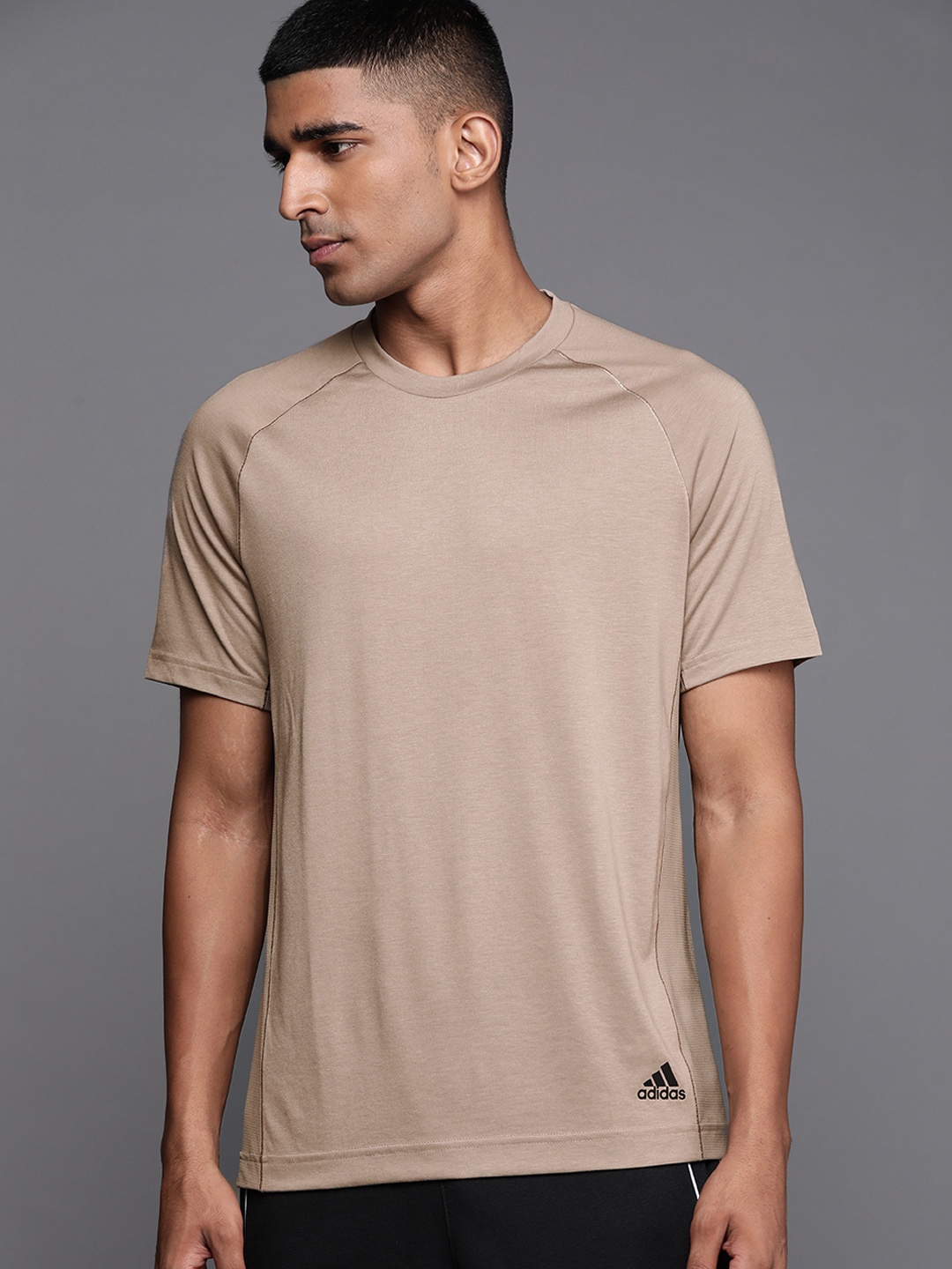 

ADIDAS Men Taupe Brand Logo Printed Slim Fit AEROREADY Yoga T-shirt