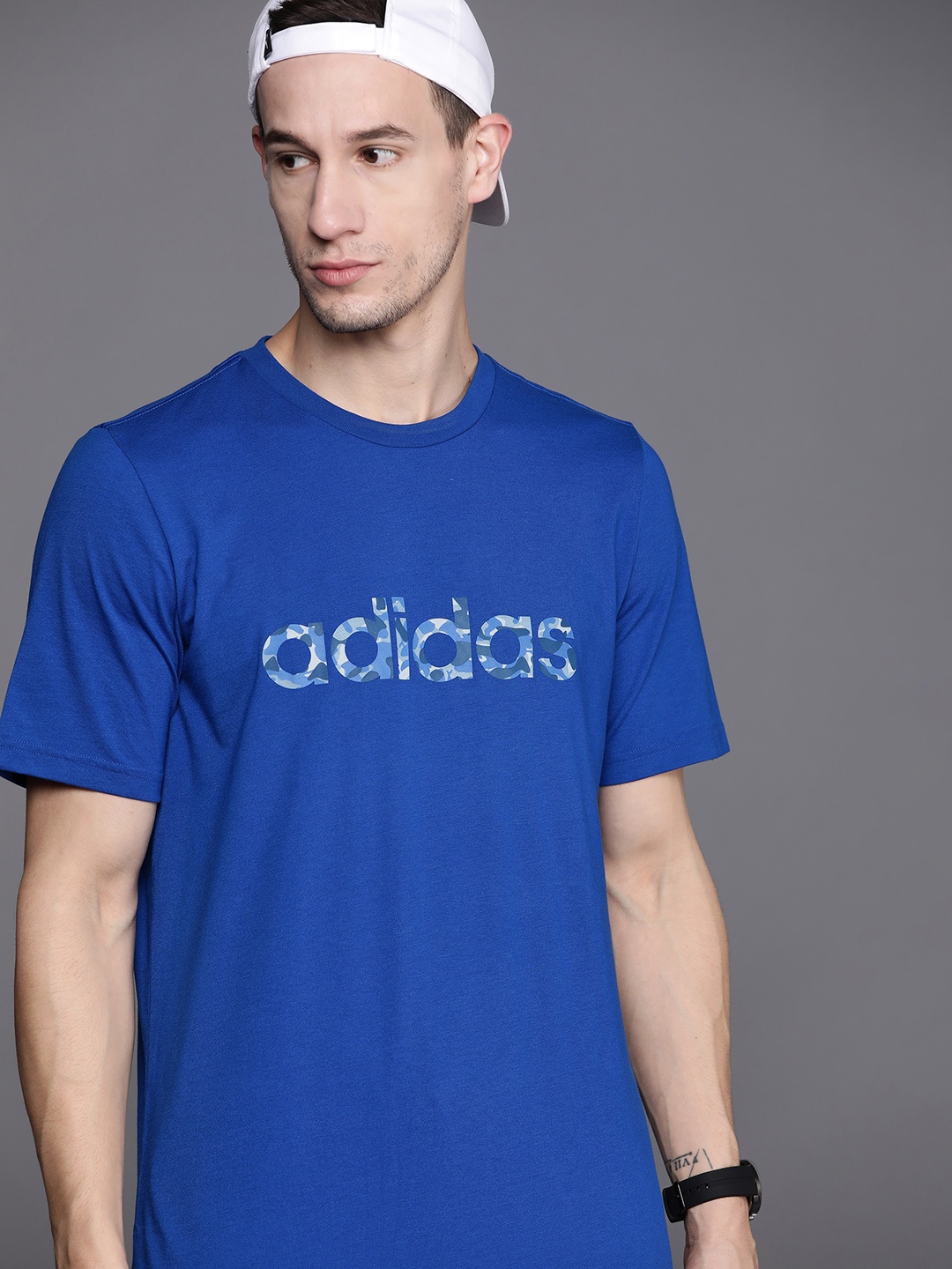 

ADIDAS Men Blue Brand Logo Printed Slim Fit T-shirt