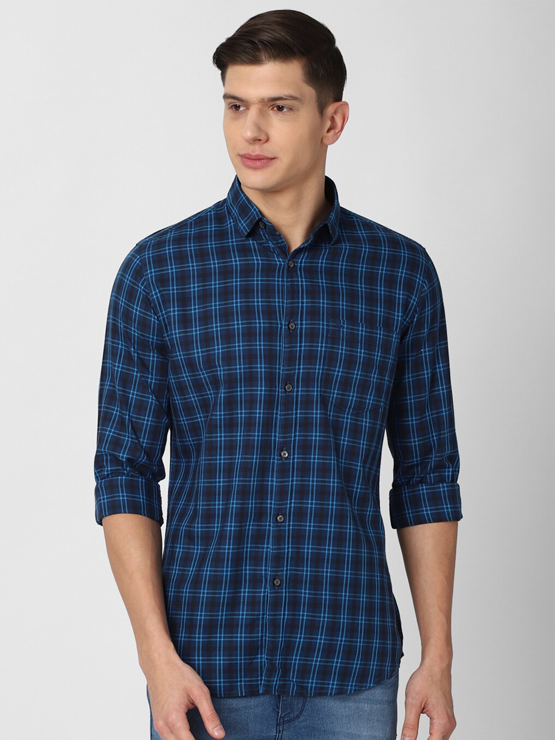 

Van Heusen Sport Men Blue Slim Fit Checked Pure Cotton Casual Shirt
