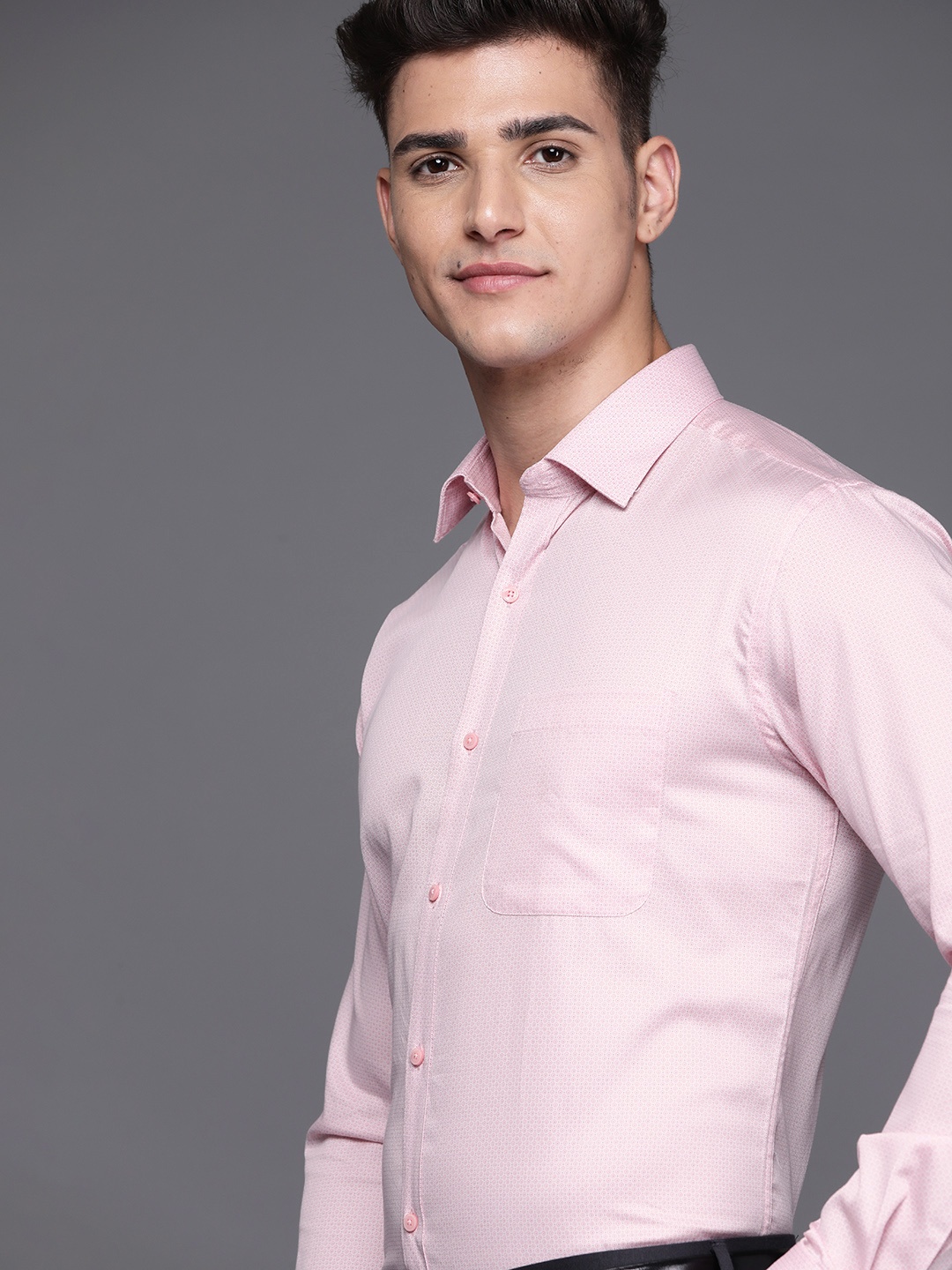 

Raymond Men Pink & Blue Pure Cotton Slim Fit Printed Formal Shirt