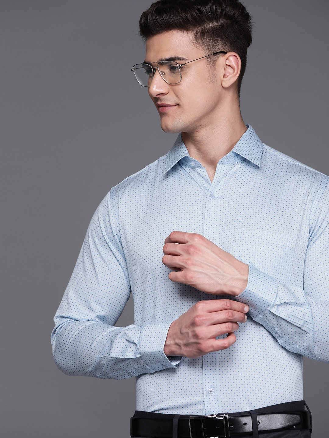 

Raymond Men Blue Slim Fit Geometric Printed Pure Cotton Formal Shirt