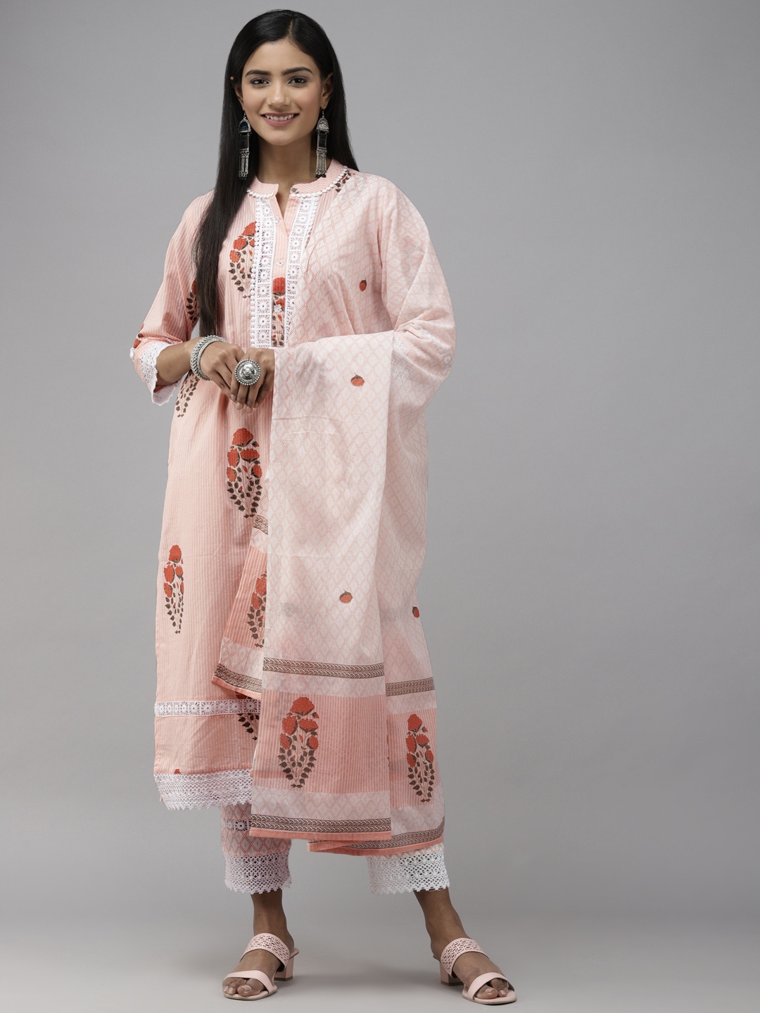 

Yufta Women Peach-Coloured Floral Printed Pure Cotton Kurta Set