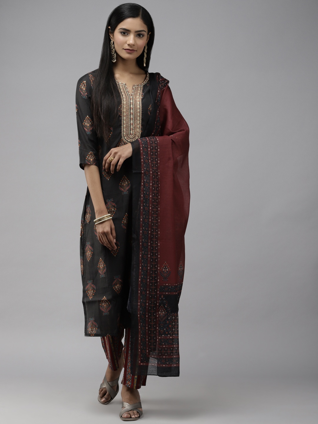 

Yufta Women Black Ethnic Motifs Yoke Design Sequinned Kurta Set