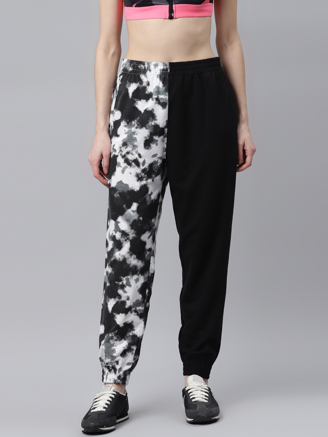 

Laabha Women Black Camouflage Printed Joggers