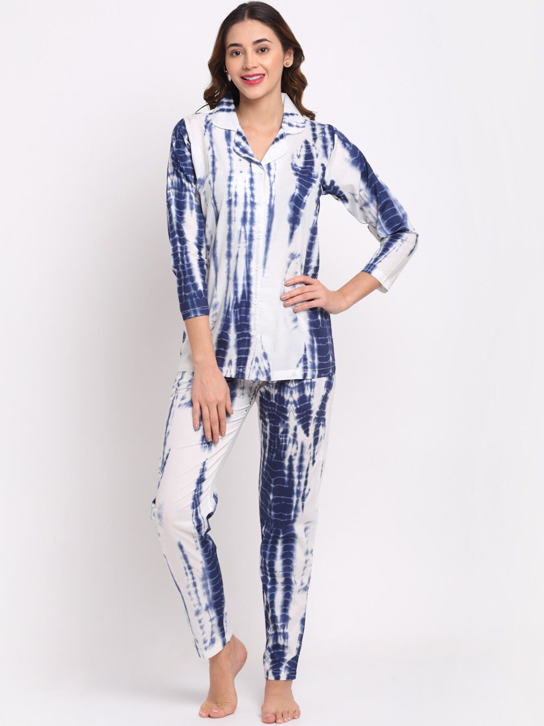 

Claura Women White & Blue Printed Night suit