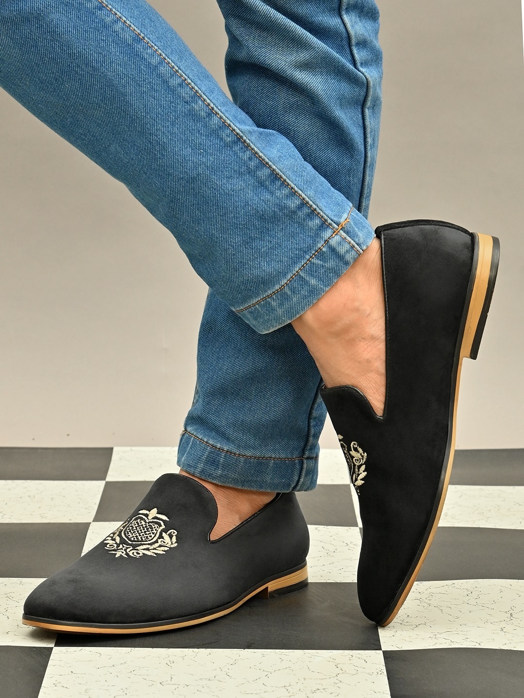 

San Frissco Men Black Loafers