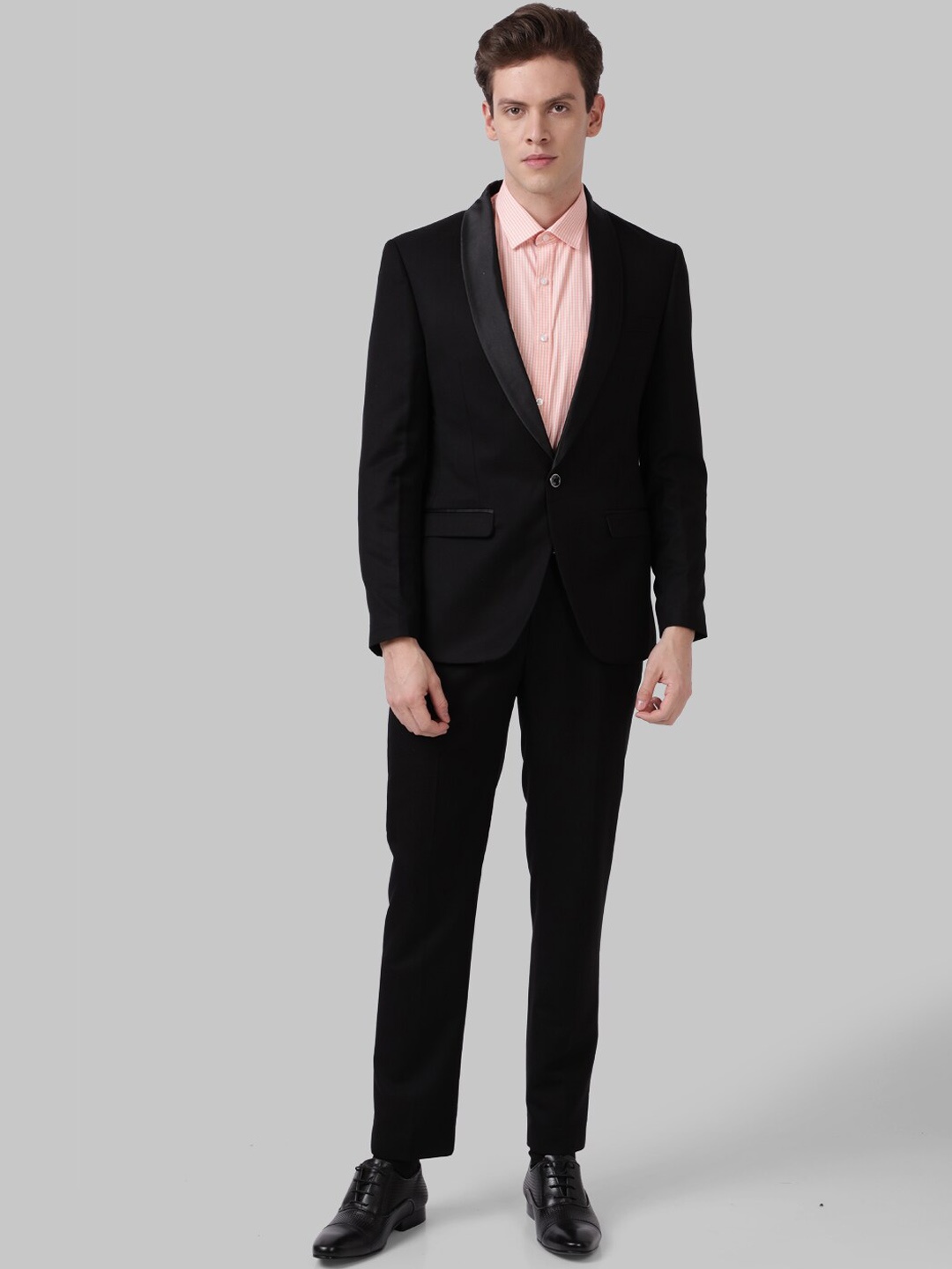 

Park Avenue Men Black Double Single-Breasted Suit