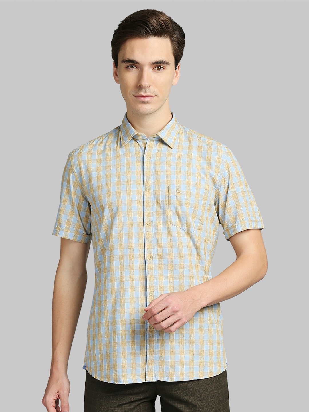 

Parx Men Beige Slim Fit Checked Casual Shirt
