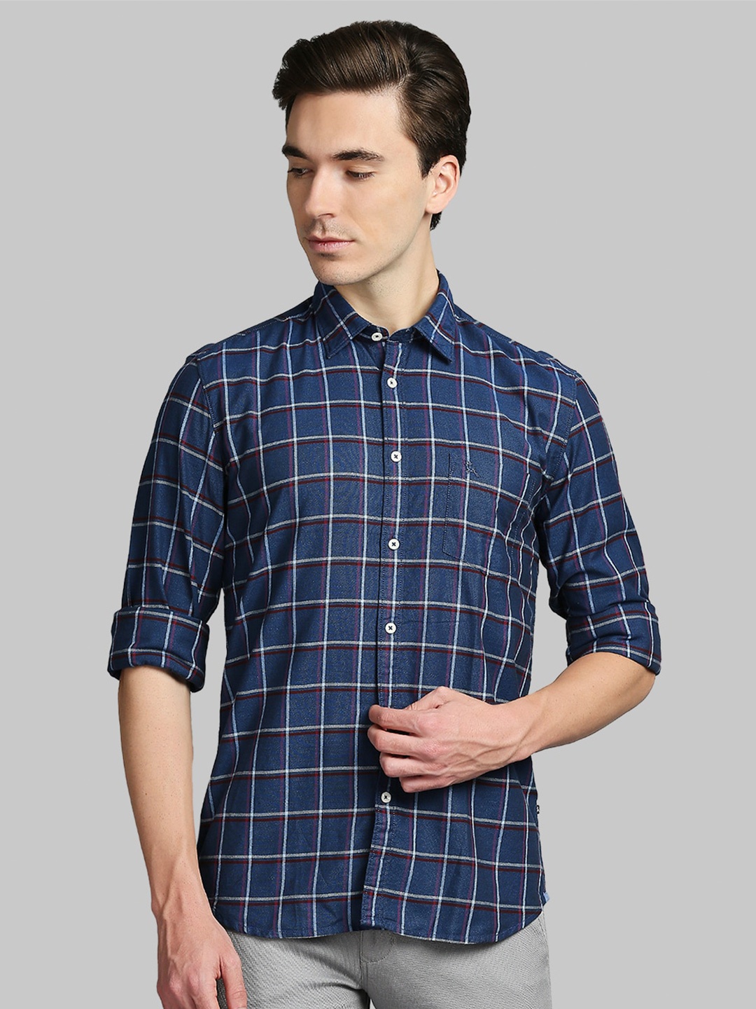 

Parx Men Navy Blue & White Slim Fit Windowpane Checks Cotton Casual Shirt