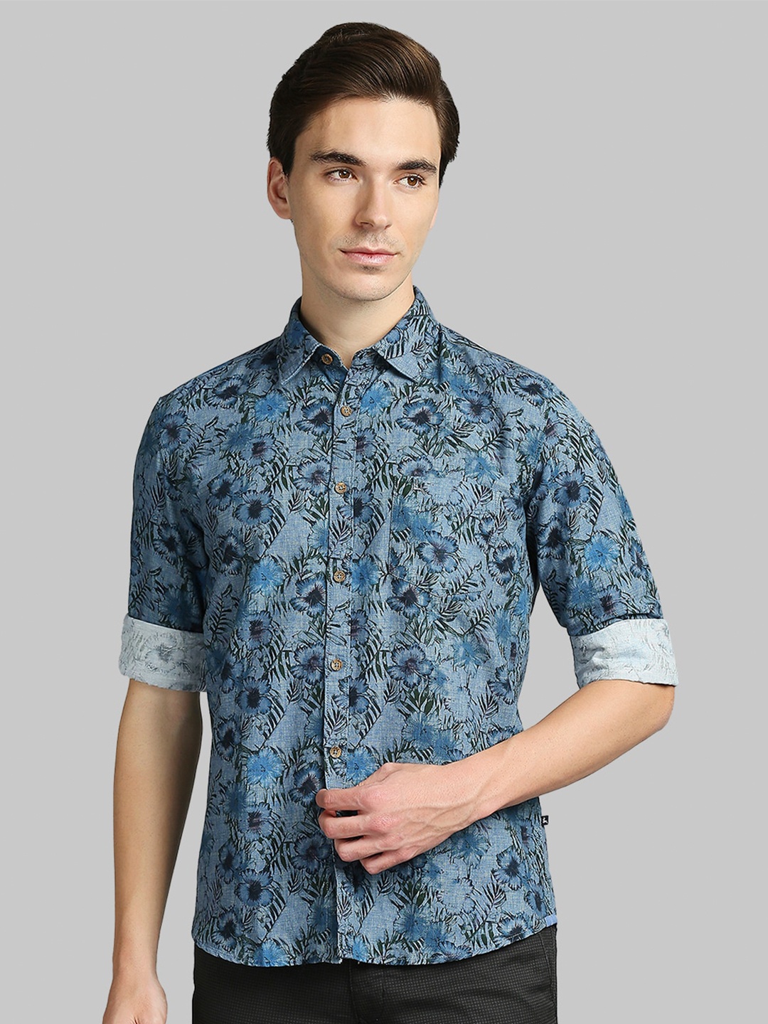 

Parx Men Blue & Black Slim Fit Floral Printed Casual Shirt