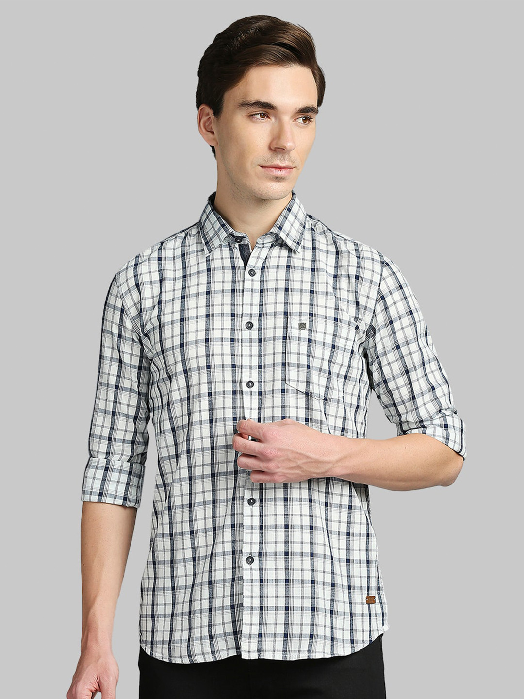 

Parx Men White & Navy Blue Slim Fit Tartan Checks Checked Cotton Casual Shirt