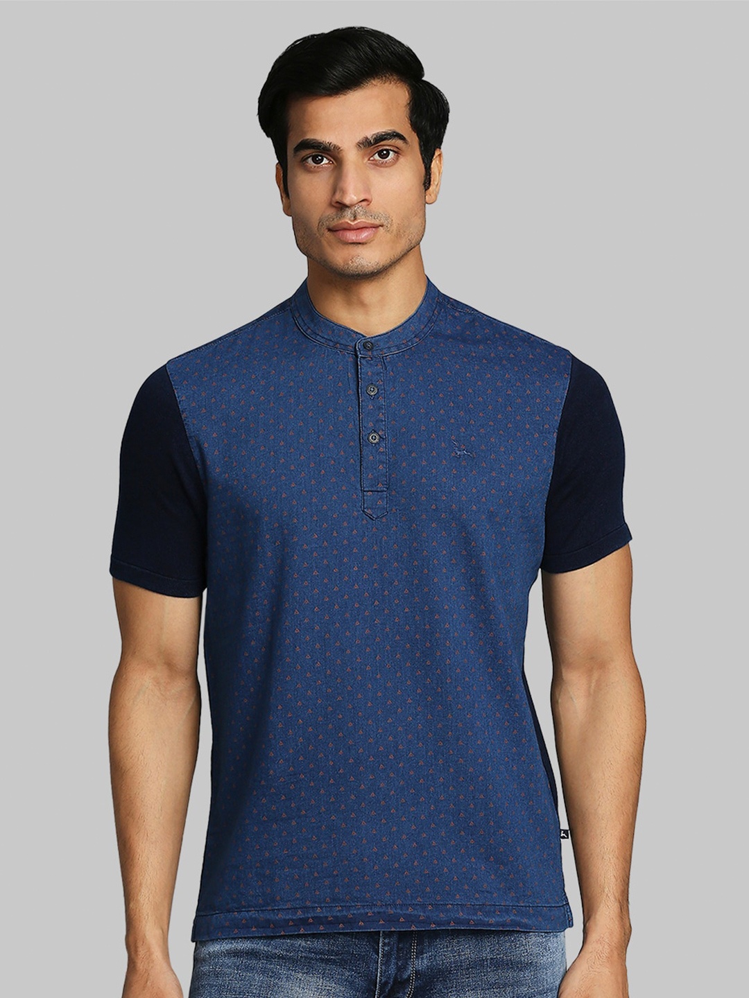 

Parx Men Blue Colourblocked Band Collar Cotton T-shirt