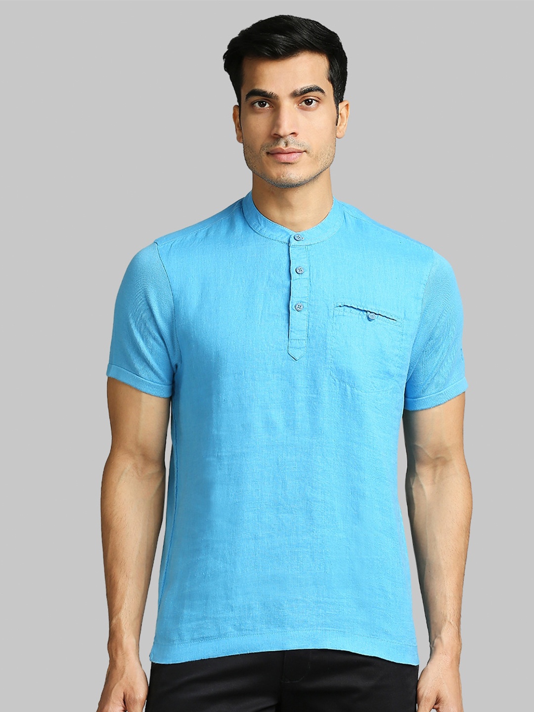 

Parx Men Blue Mandarin Collar Pockets T-shirt