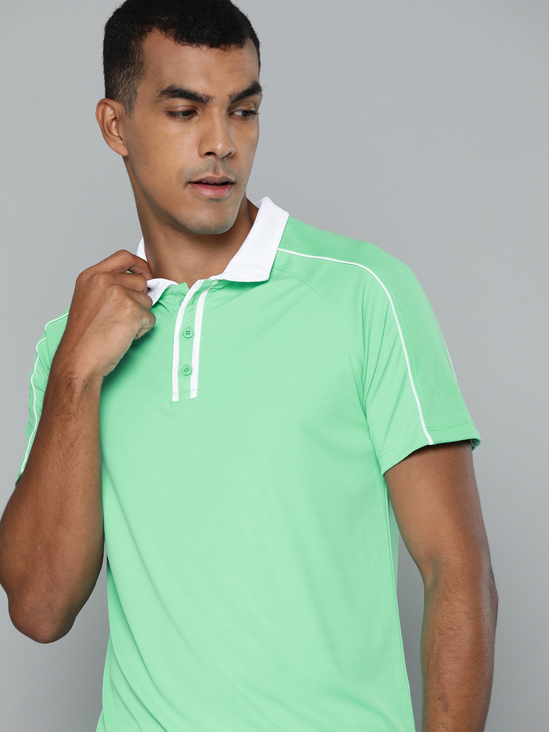 

HRX By Hrithik Roshan Racketsport Men Green Ash Rapid-Dry Solid Tshirts