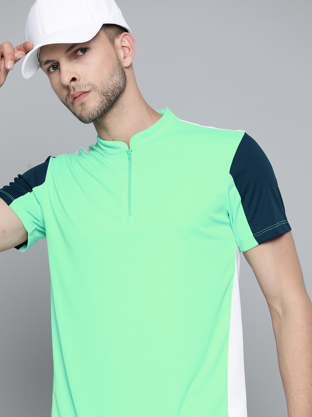 

HRX By Hrithik Roshan Racketsport Men Green Ash Rapid-Dry Colourblock Tshirts