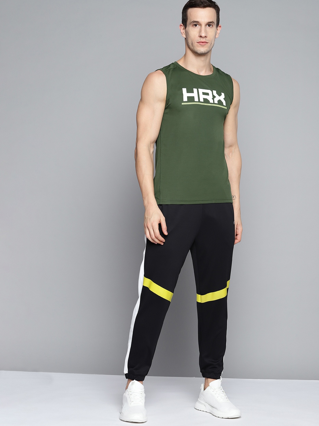 

HRX By Hrithik Roshan Training Men Kombu Green Rapid-Dry Brand Carrier Tshirt