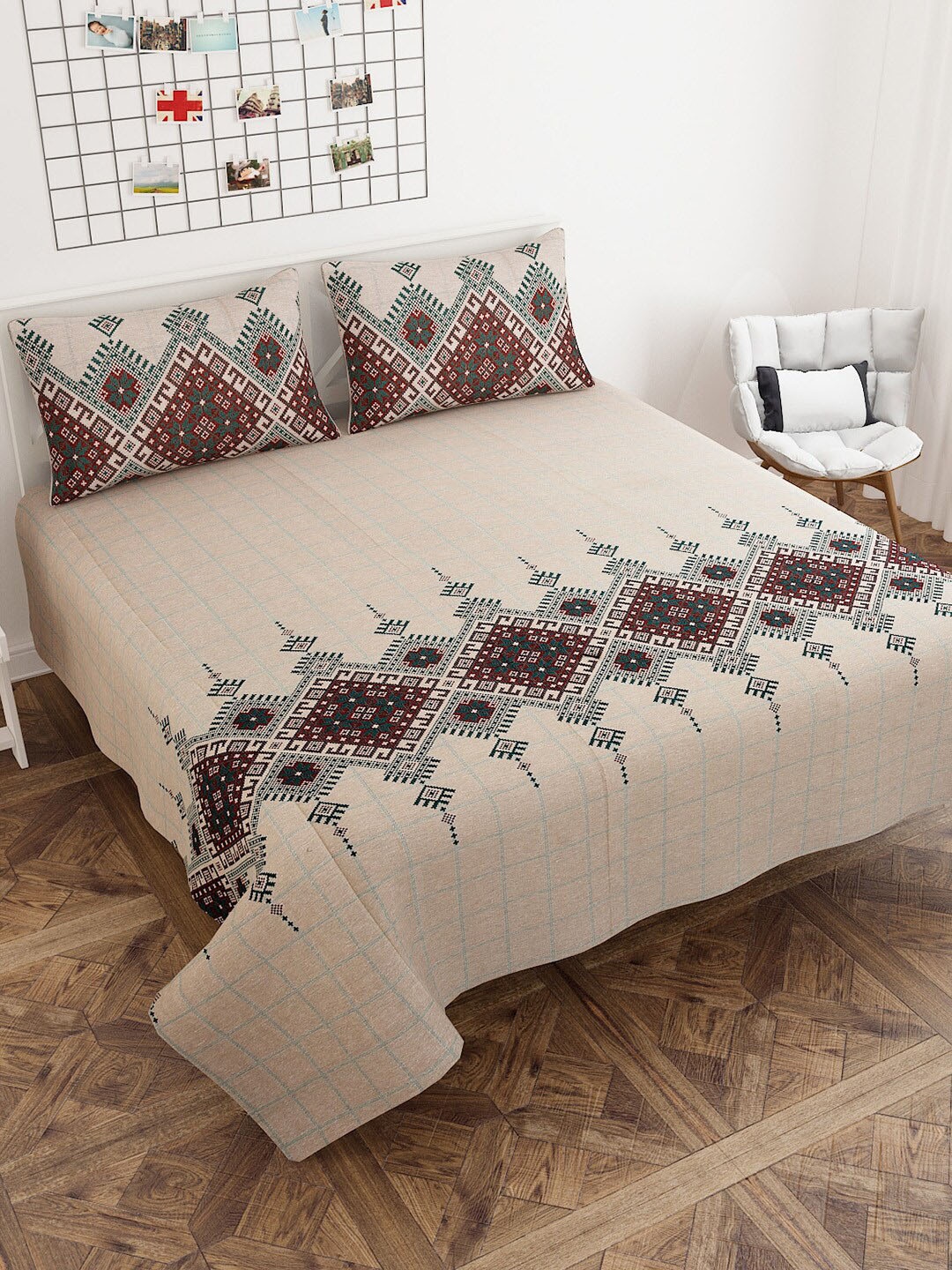 

MULTITEX Green & Cream-Printed 380 TC Double Cotton Bed Cover With 2 Pillow Covers