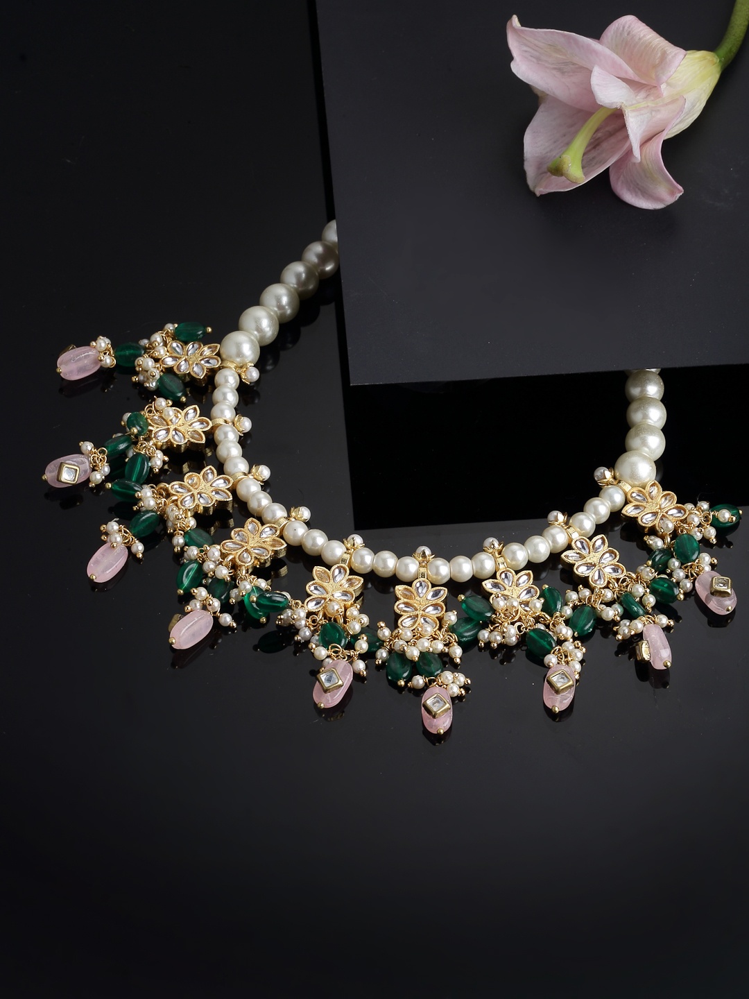 

DUGRISTYLE Green Sterling Silver Gold-Plated Handcrafted Necklace
