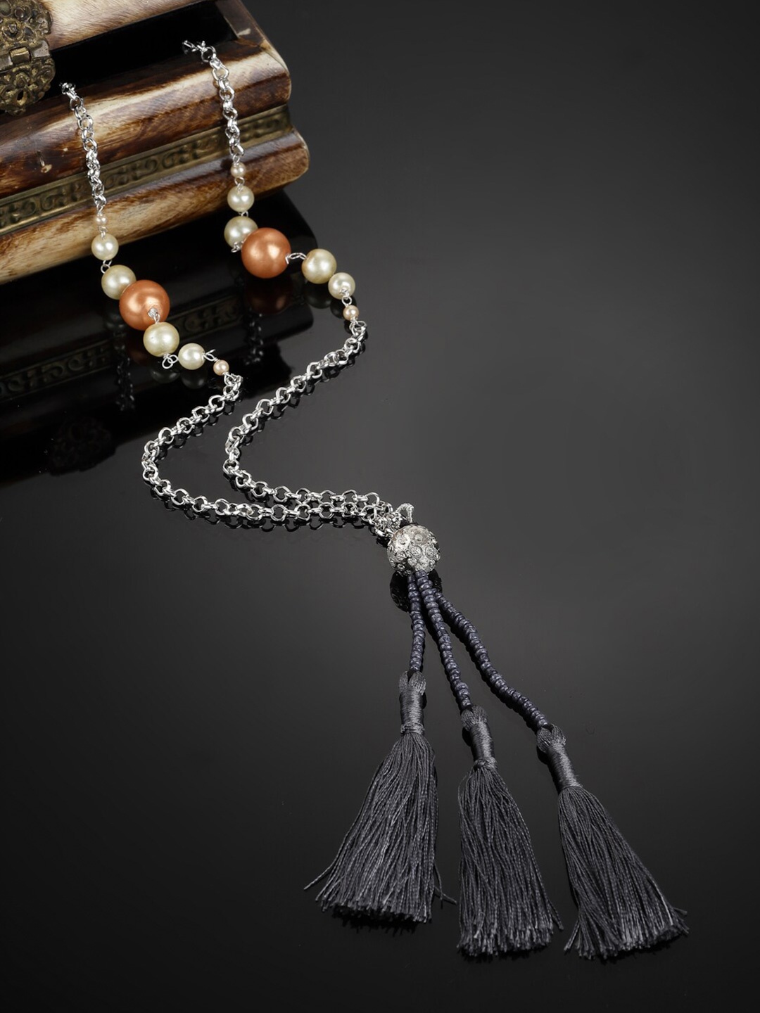 

DUGRISTYLE Silver-Toned & Grey Pearls Tasselled Necklace