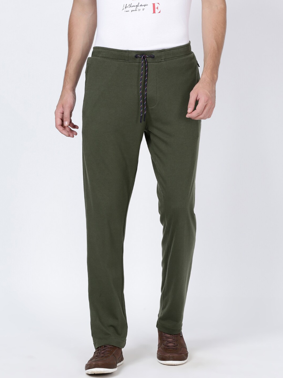 

t-base Men Olive Green Solid Track Pants