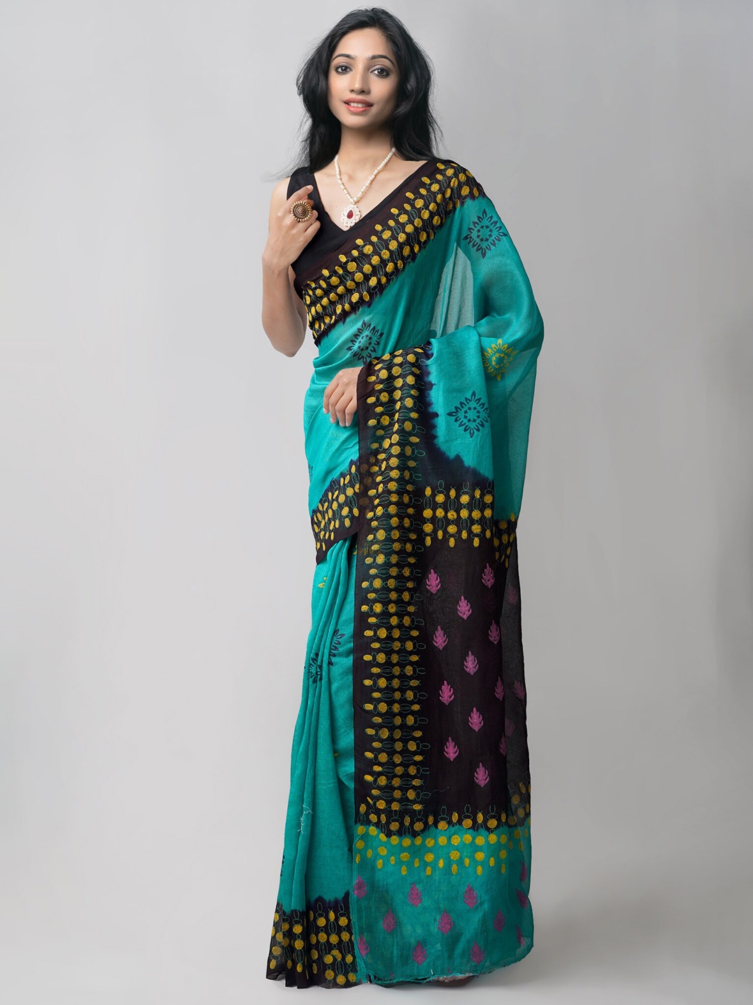 

Unnati Silks Green & Black Ethnic Motifs Net Block Print Saree