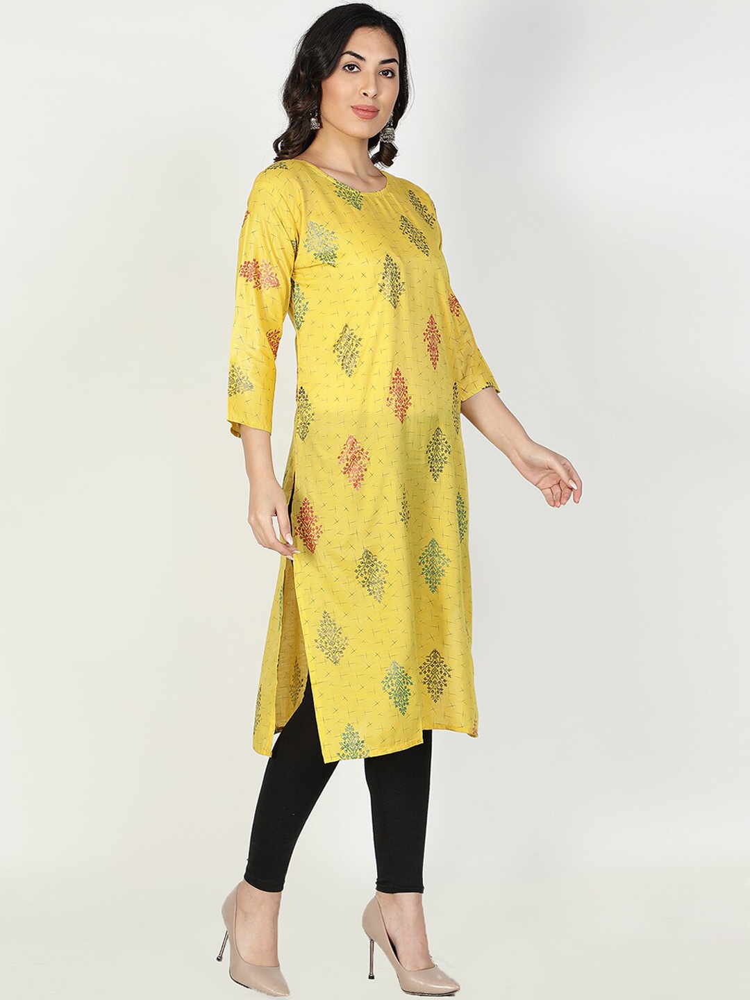 

Fabclub Women Yellow Ethnic Motifs Foil Printed Muslin Straight Kurta