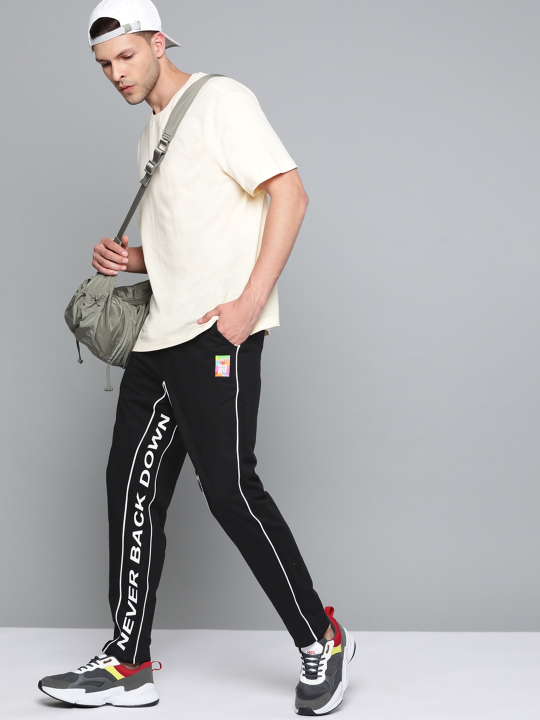 

HRX By Hrithik Roshan Lifestyle Men Porcelain Bio-Wash Typography Track Pants, Black