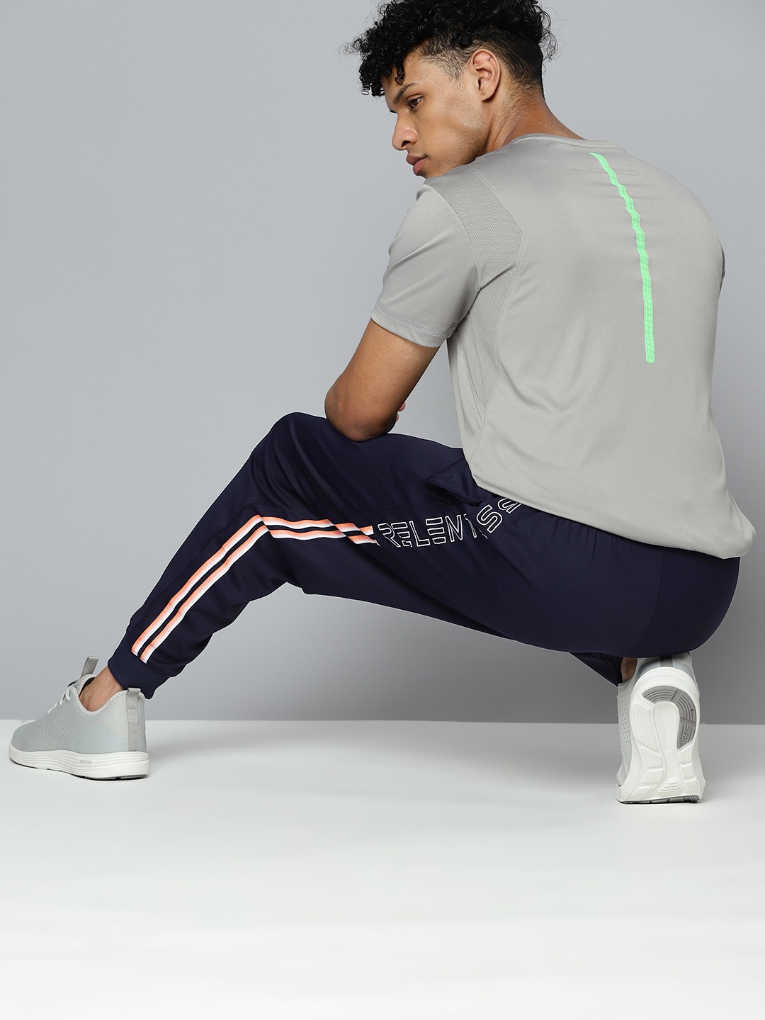 

HRX By Hrithik Roshan Training Men Rapid-Dry Solid Track Pants, Navy blue