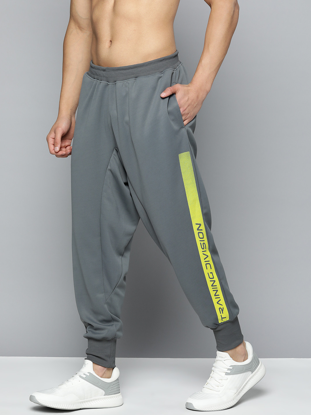 

HRX By Hrithik Roshan Training Men Rapid-Dry Solid Track Pants, Grey