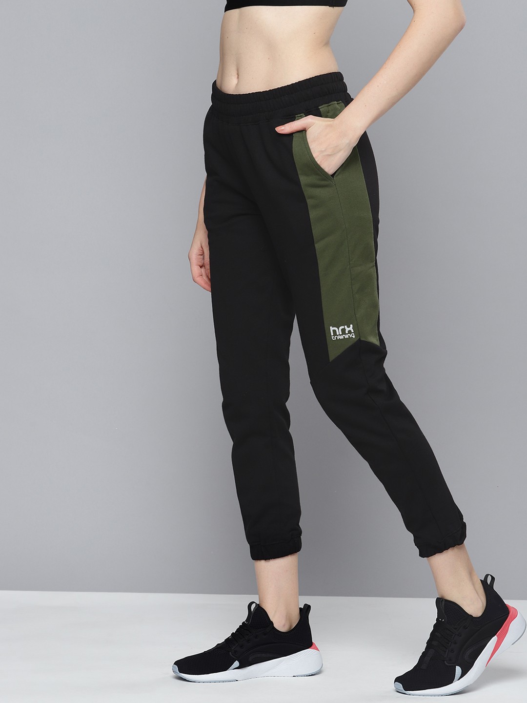 

HRX By Hrithik Roshan Training Women Solid Track Pants, Black