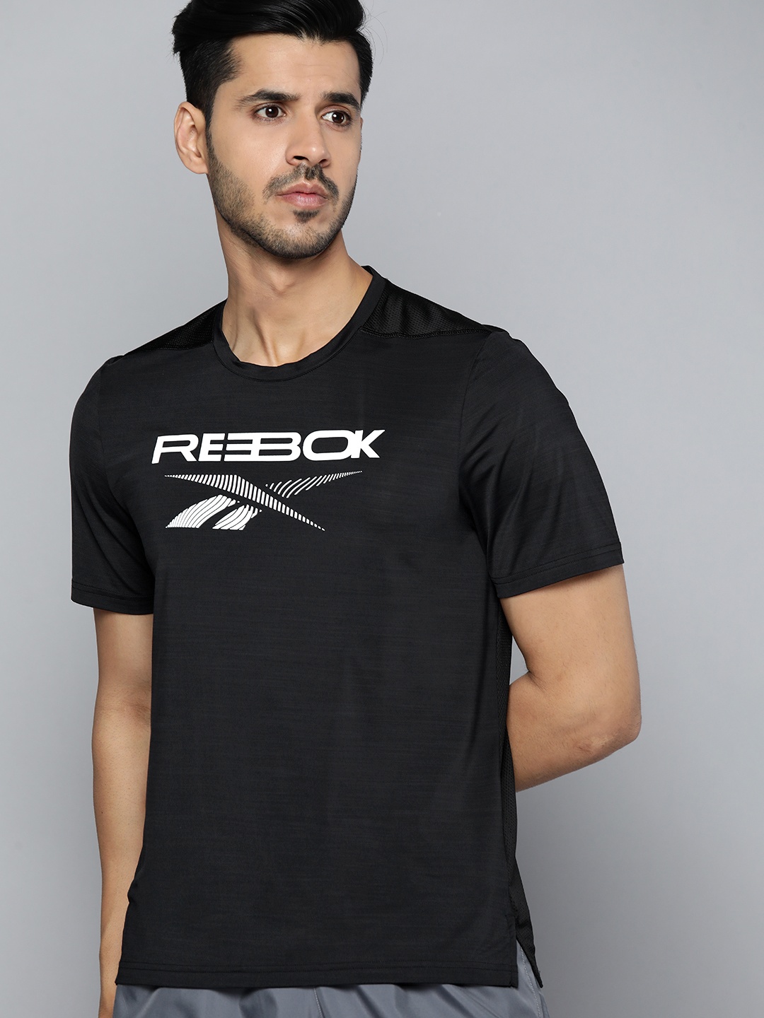 

Reebok Men Black TS Activchill Graphic Training T-shirt