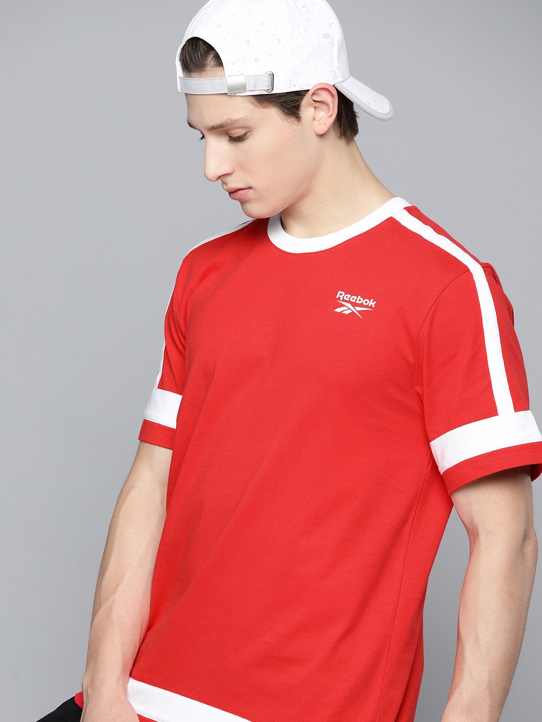 

Reebok Classic Men Red WCE Pure Cotton Solid T-shirt