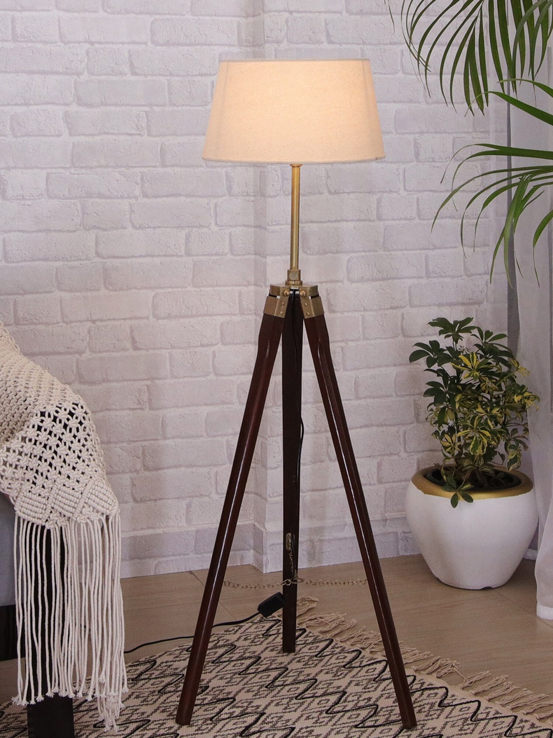 

Homesake Beige & Brown Solid Contemporary Tripod Floor Lamp