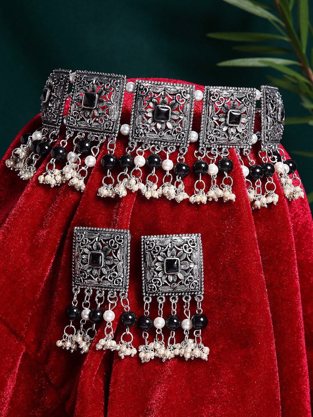 

Moedbuille Silver-Plated Black Pearls & Stone-Studded Jewellery Set