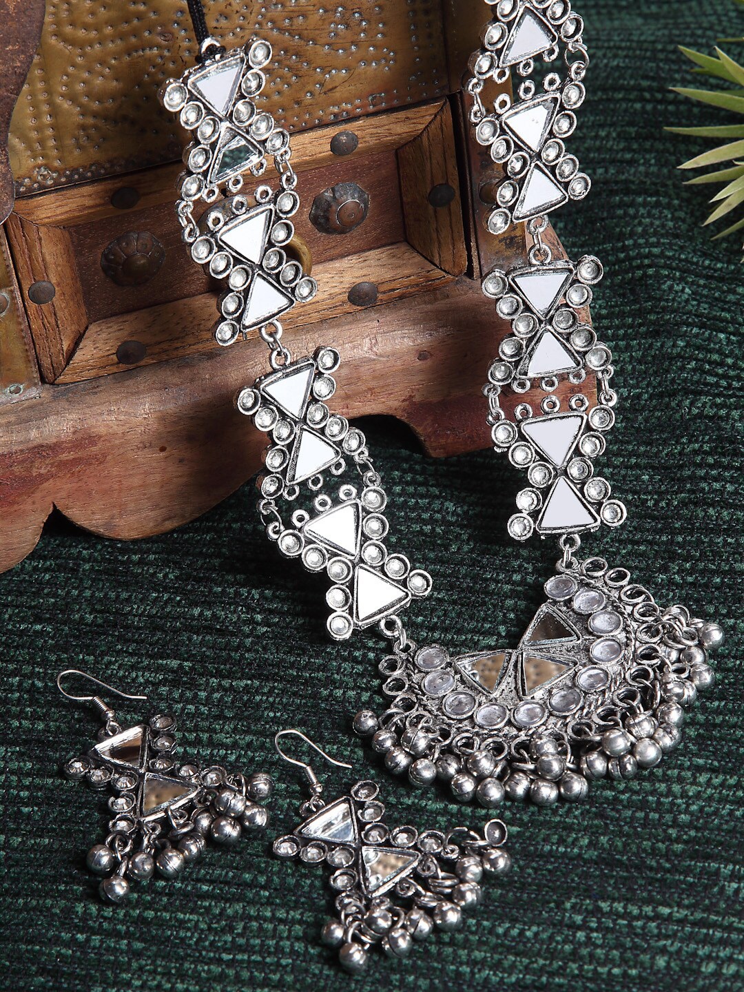 

Moedbuille Silver Toned Mirrors & Ghungroo Studded Oxidised Silver Plated Jewellery Set