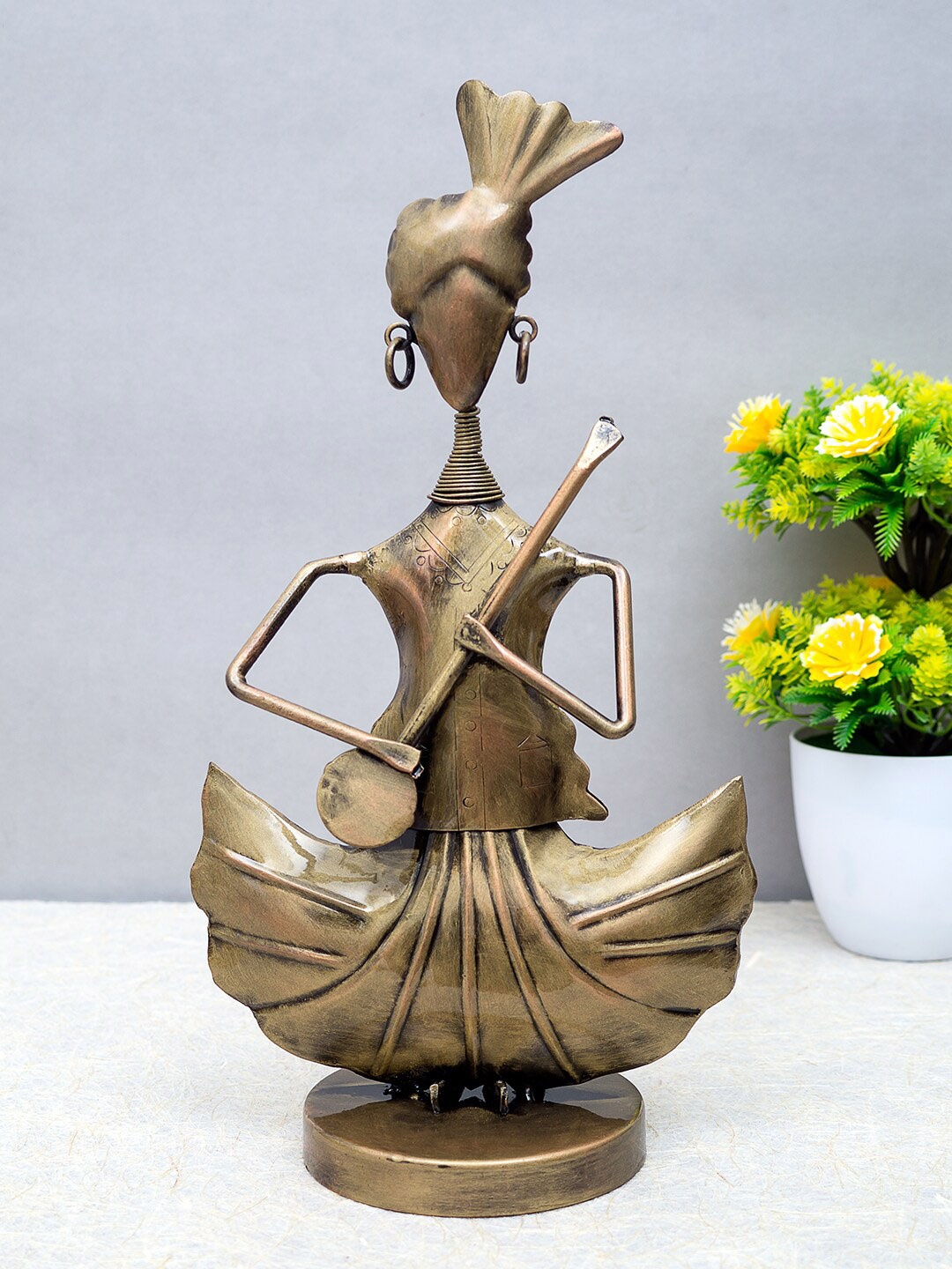 

Golden Peacock Brown Handcrafted Sitar Musician Figurine Decorative Showpiece