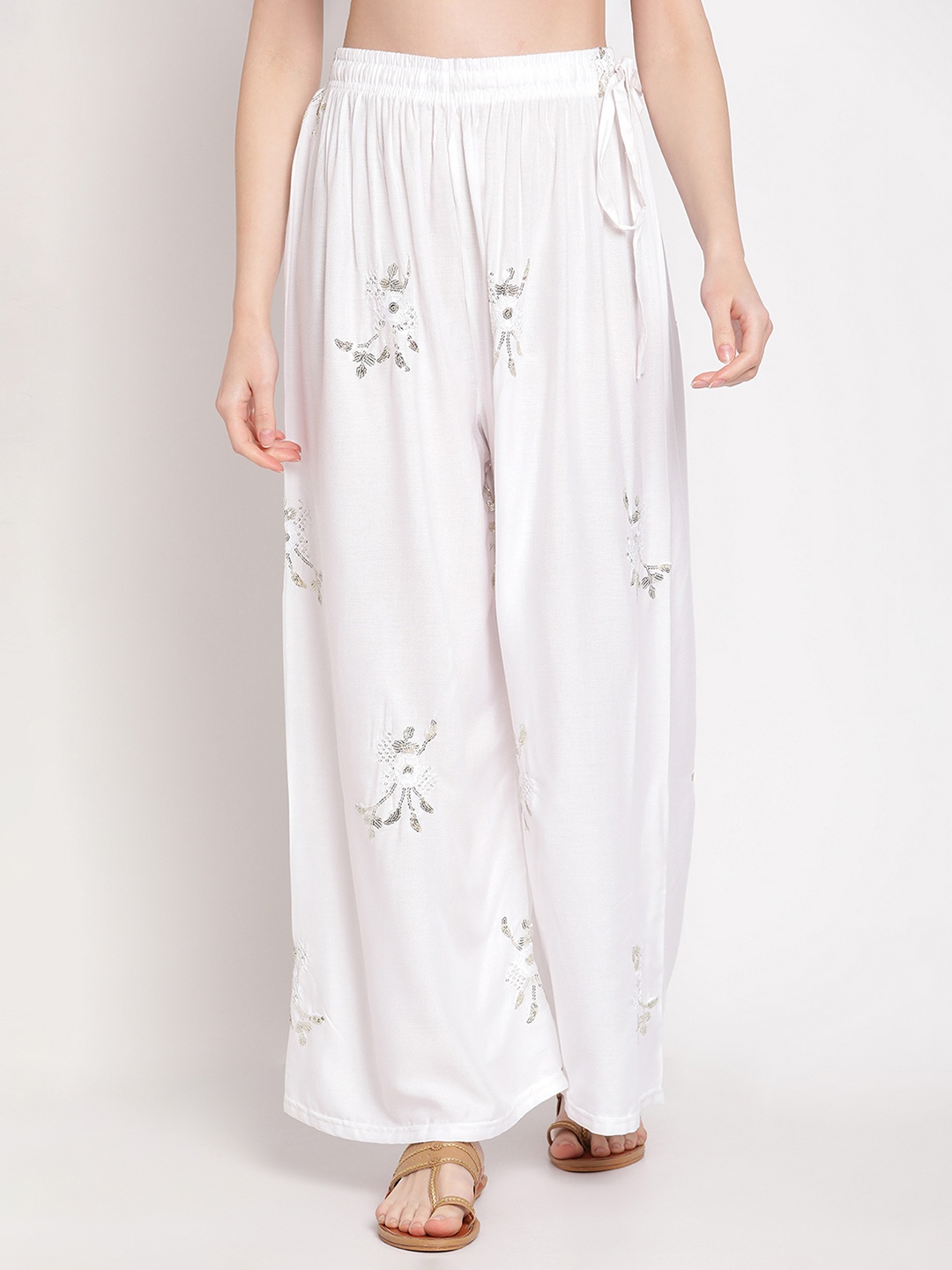 

TAG 7 Women White Floral Printed Flared Palazzos