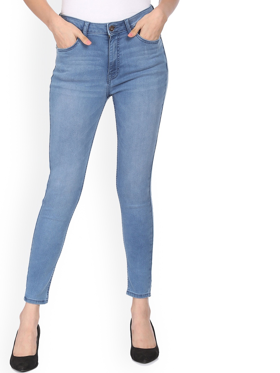 

Sugr Women Blue Light Fade Jeans