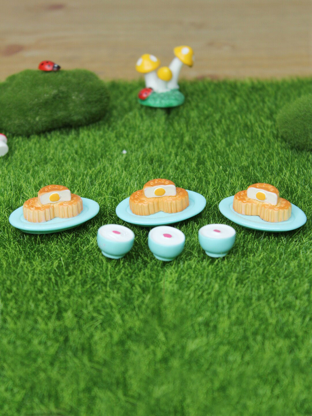 

Wonderland Set Of 6 Blue & Brown Cake & Ice-cream Bowl Miniature Toys Garden Accessory