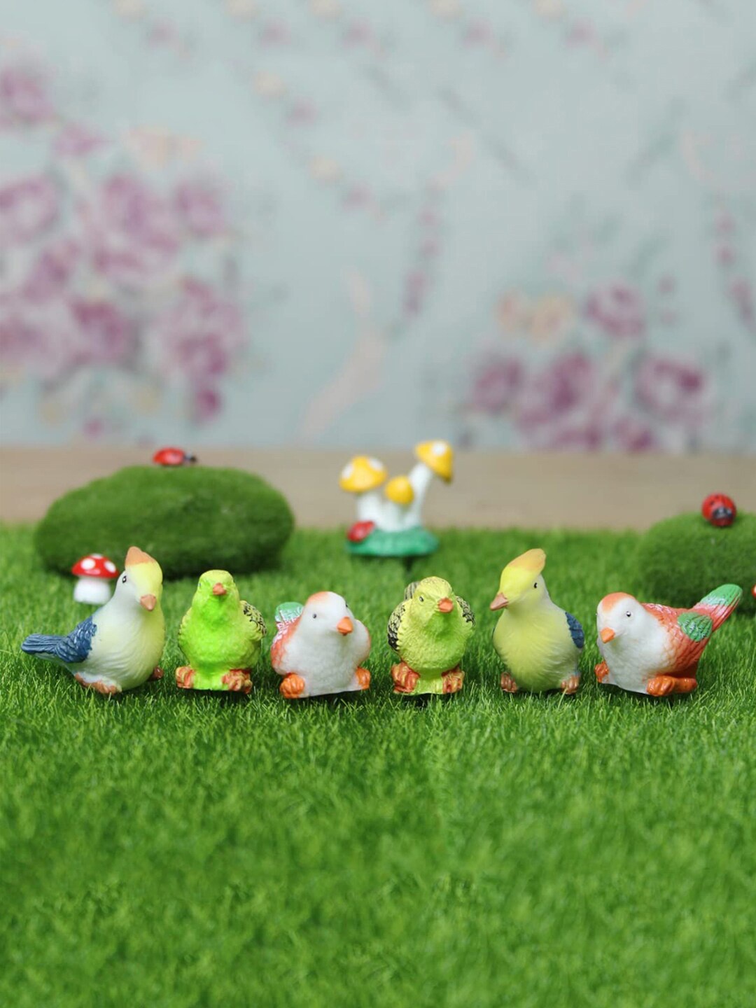 

Wonderland Set of 6 Green & White Bird Miniature Toys Garden Accessories